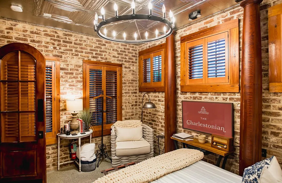 The Charlestonian-1